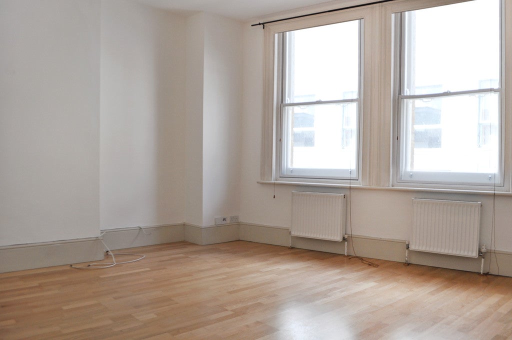 Flat Hackney Road in Greater London