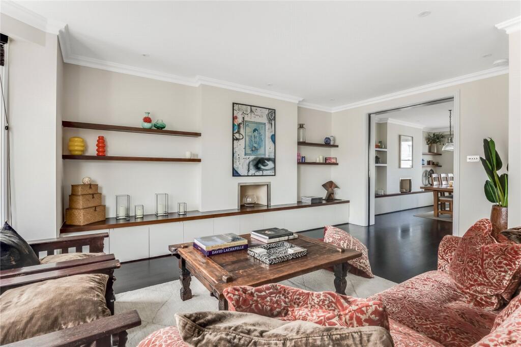Flat Colville Gardens in Greater London