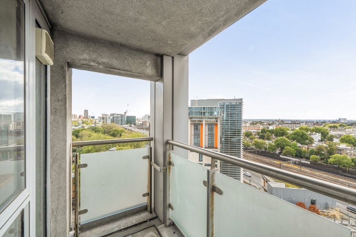Flat Harrow Road in City of Westminster