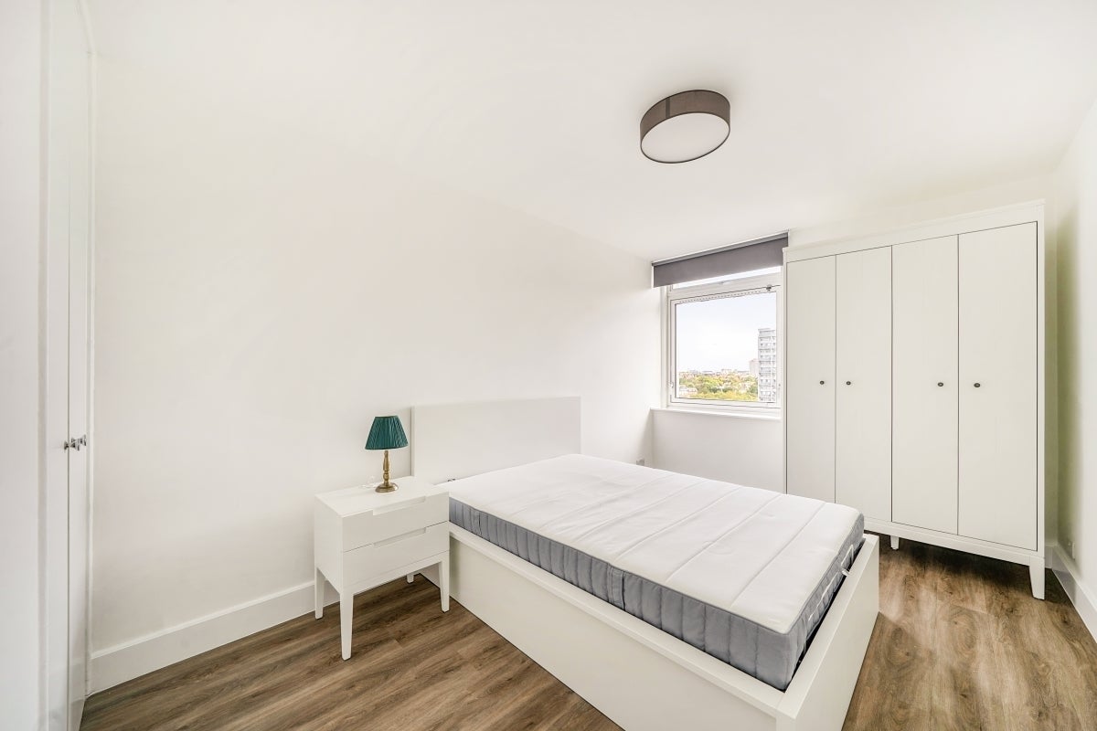 Flat Harrow Road in City of Westminster