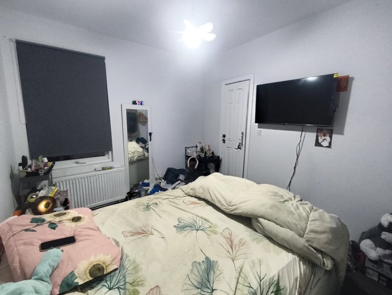 Room Willoughby Road in Slough