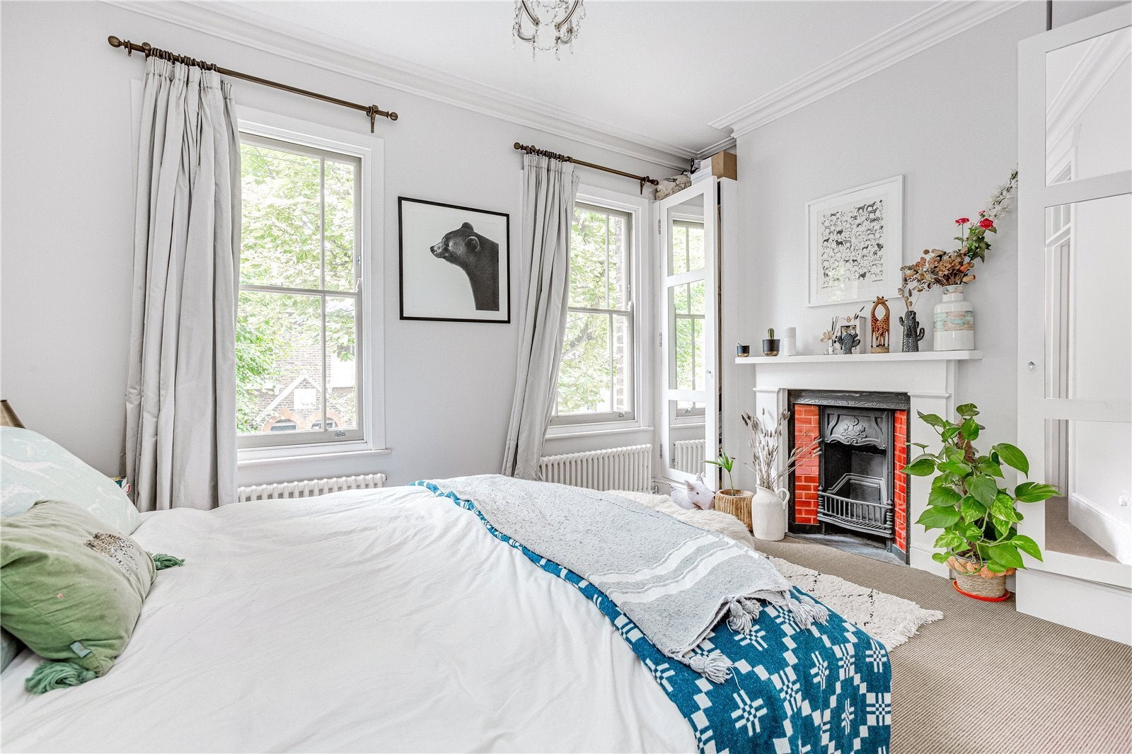 House Elsley Road in Greater London
