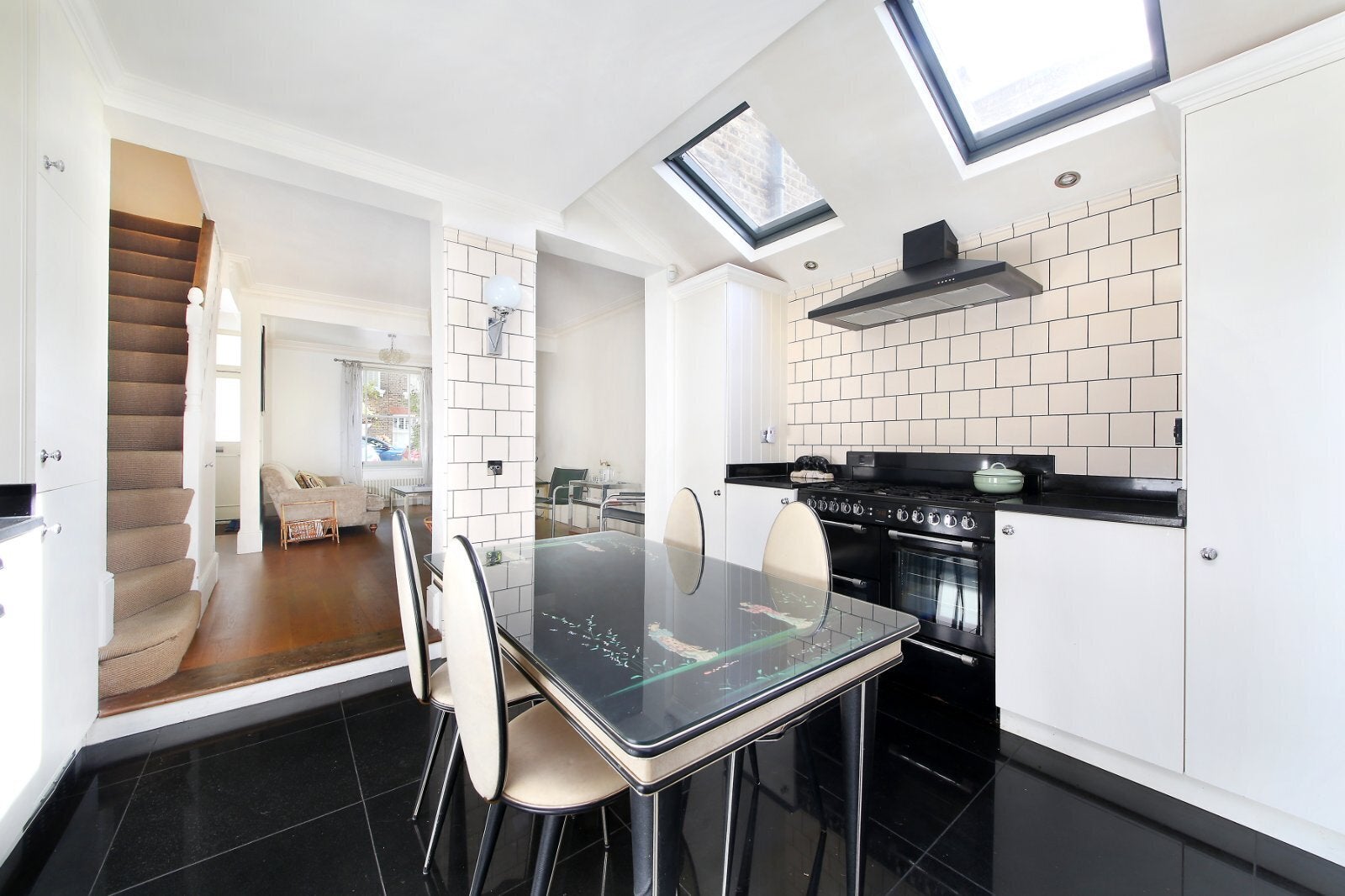 House Elsley Road in Greater London