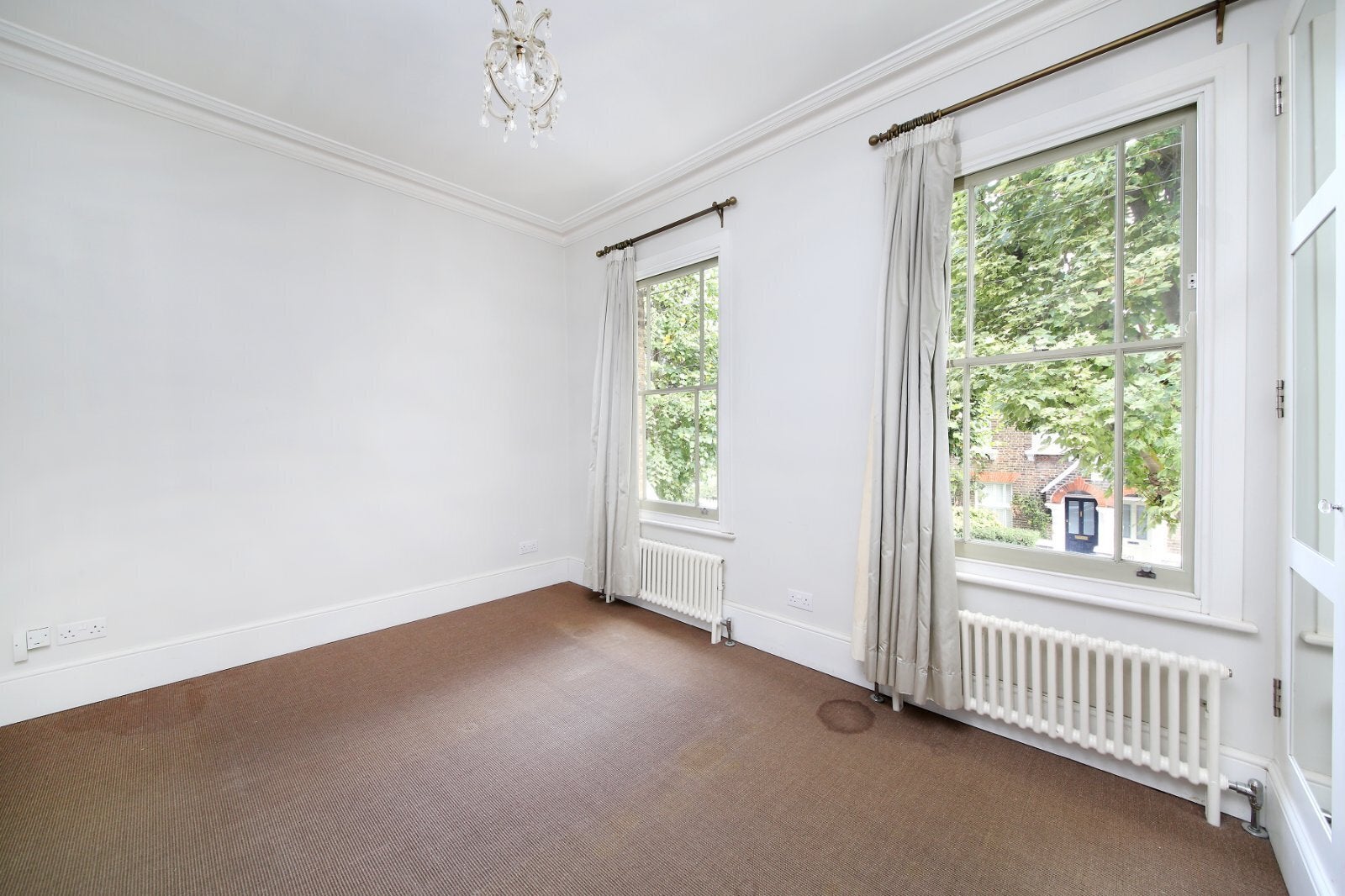 House Elsley Road in Greater London