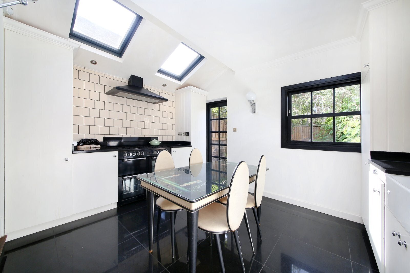 House Elsley Road in Greater London