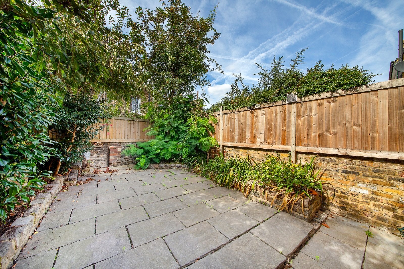 House Elsley Road in Greater London