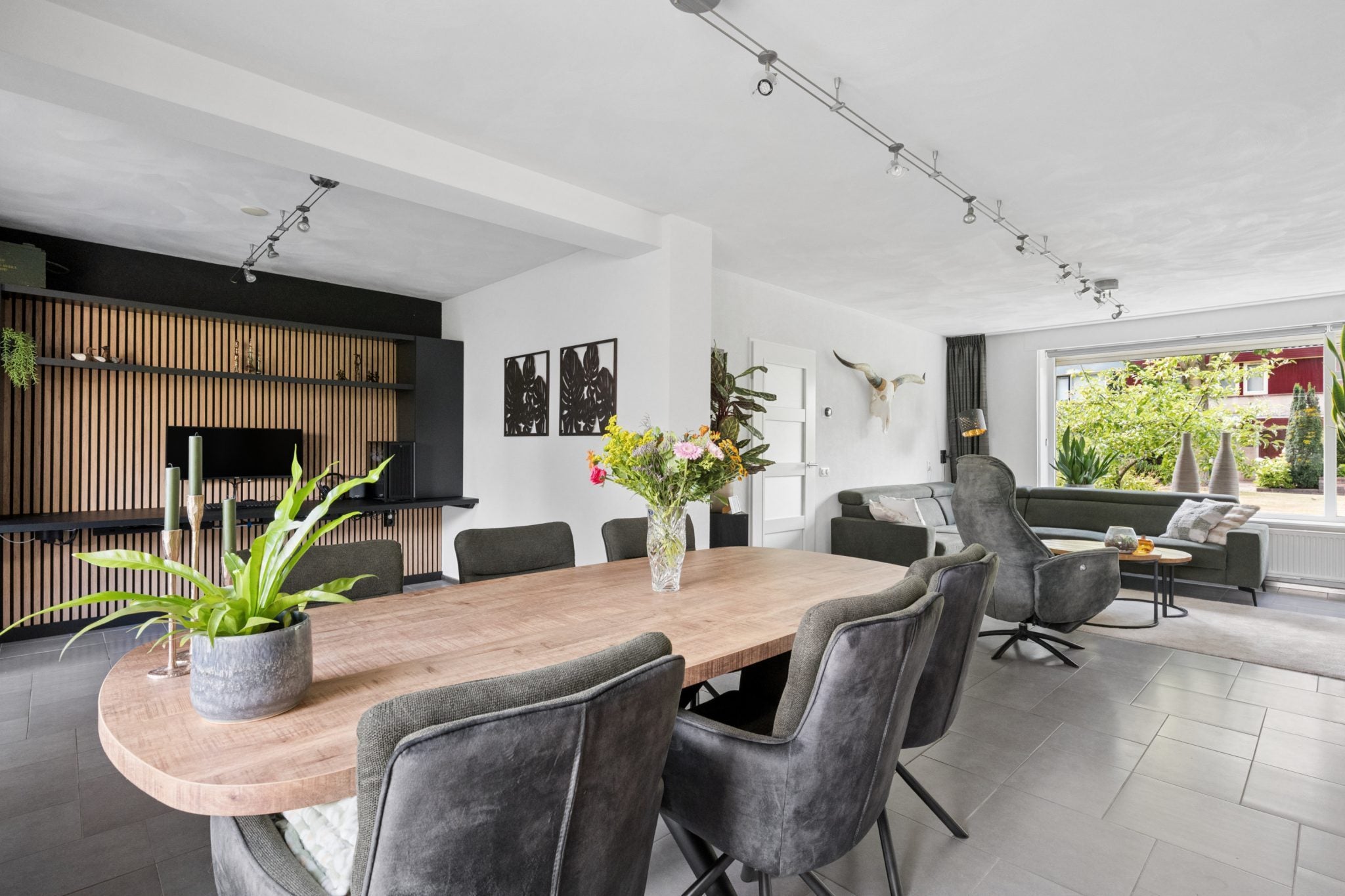 Tussenwoning te koop: 't Hazeveld 101, Nijkerk