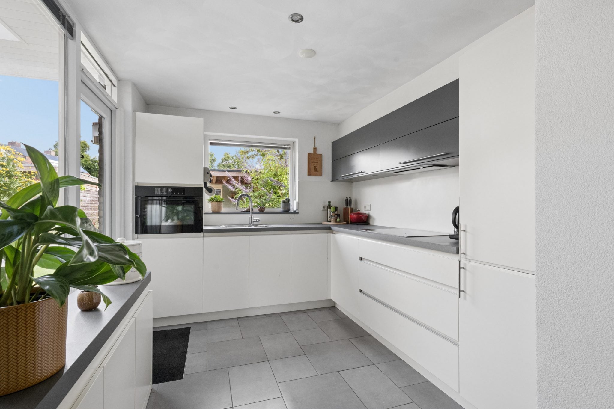 Tussenwoning te koop: 't Hazeveld 101, Nijkerk