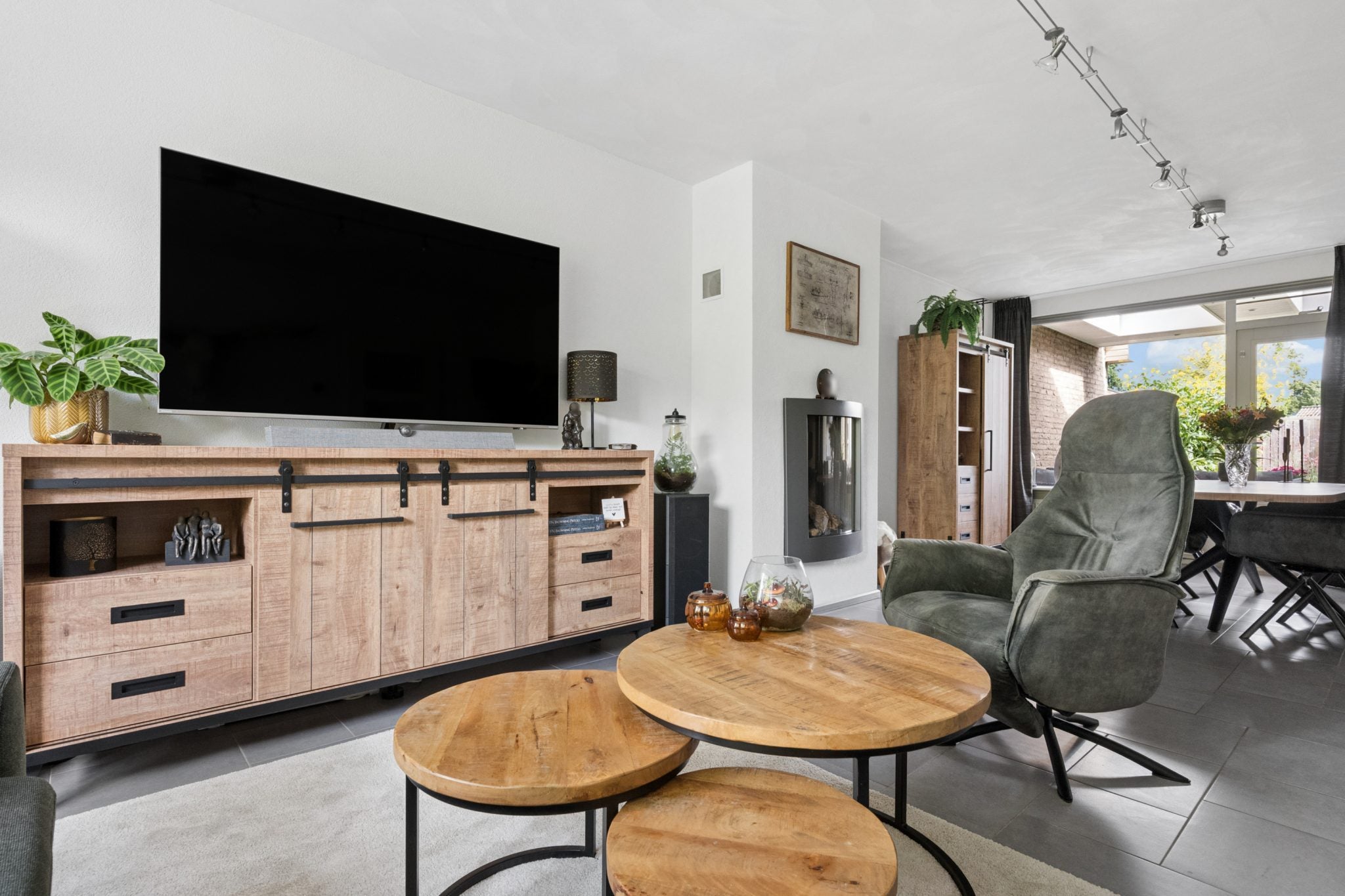 Tussenwoning te koop: 't Hazeveld 101, Nijkerk
