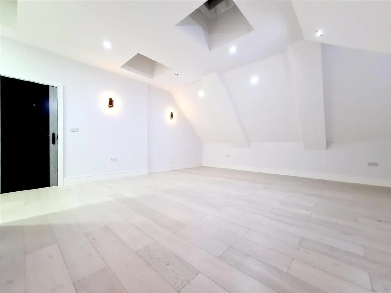 Flat Crossbrook Street in Cheshunt