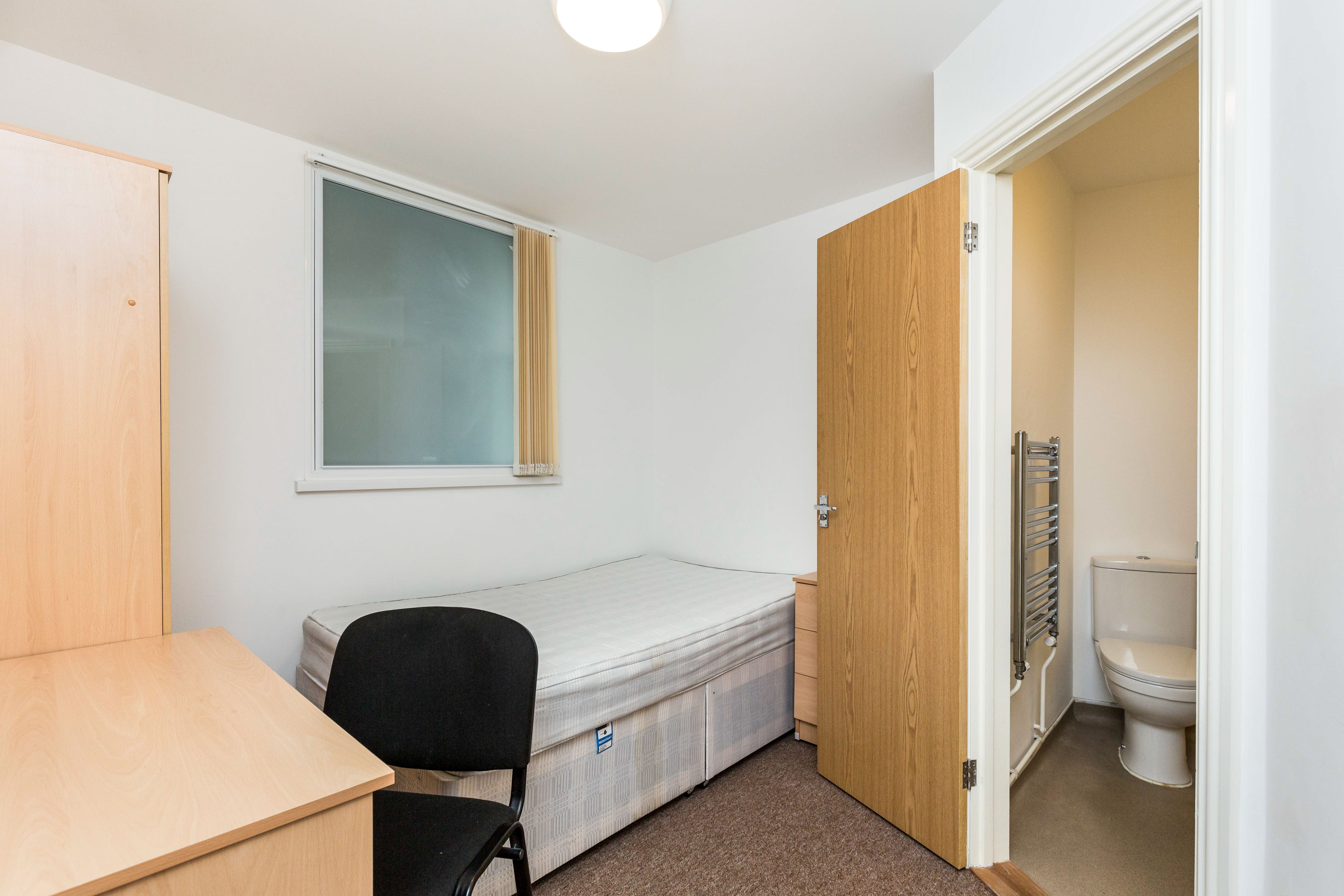 Room Guildhall Walk in Portsmouth