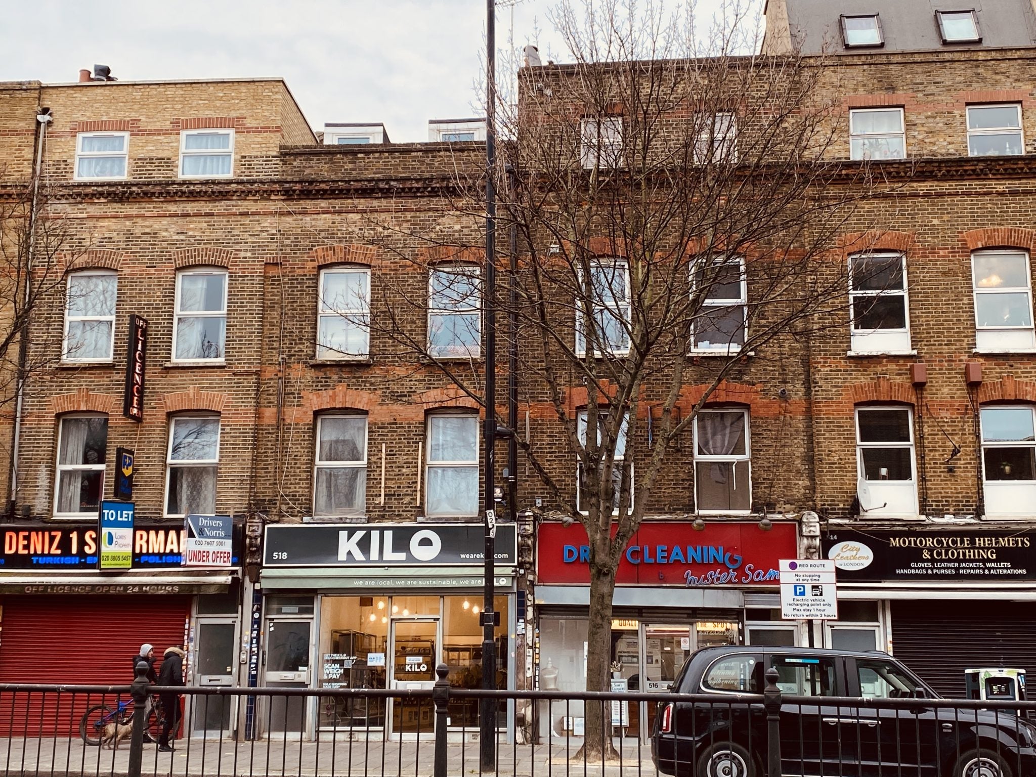 Flat Holloway Road in Greater London