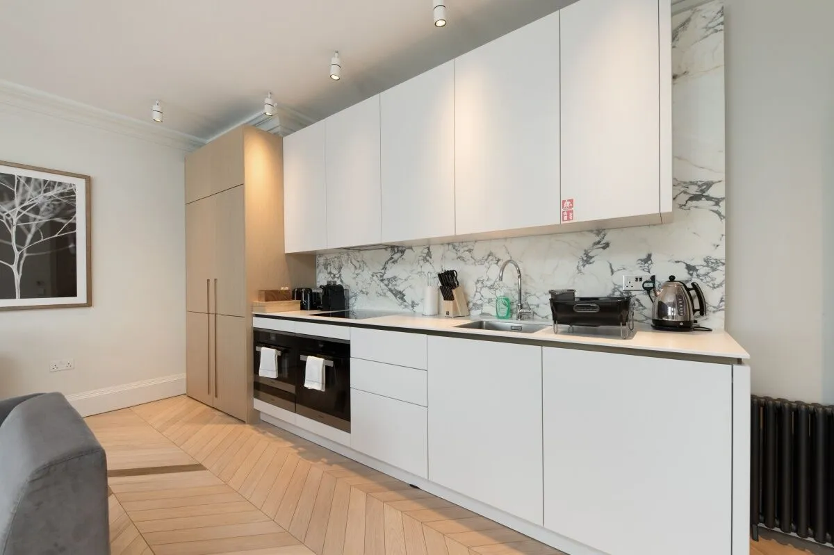 Flat Rose Street in City of Westminster