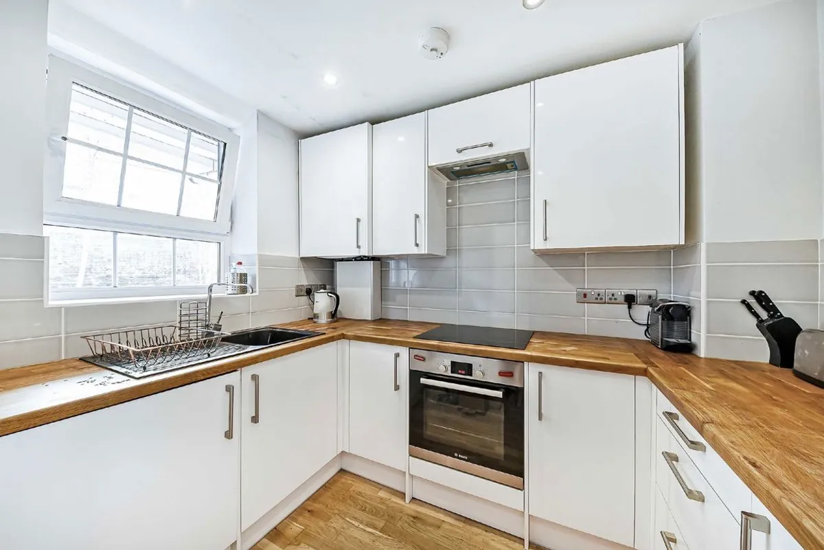 Flat Tilson Gardens in Greater London