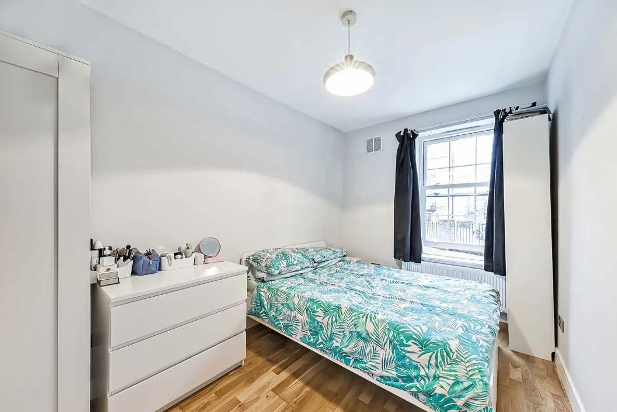 Flat Tilson Gardens in Greater London