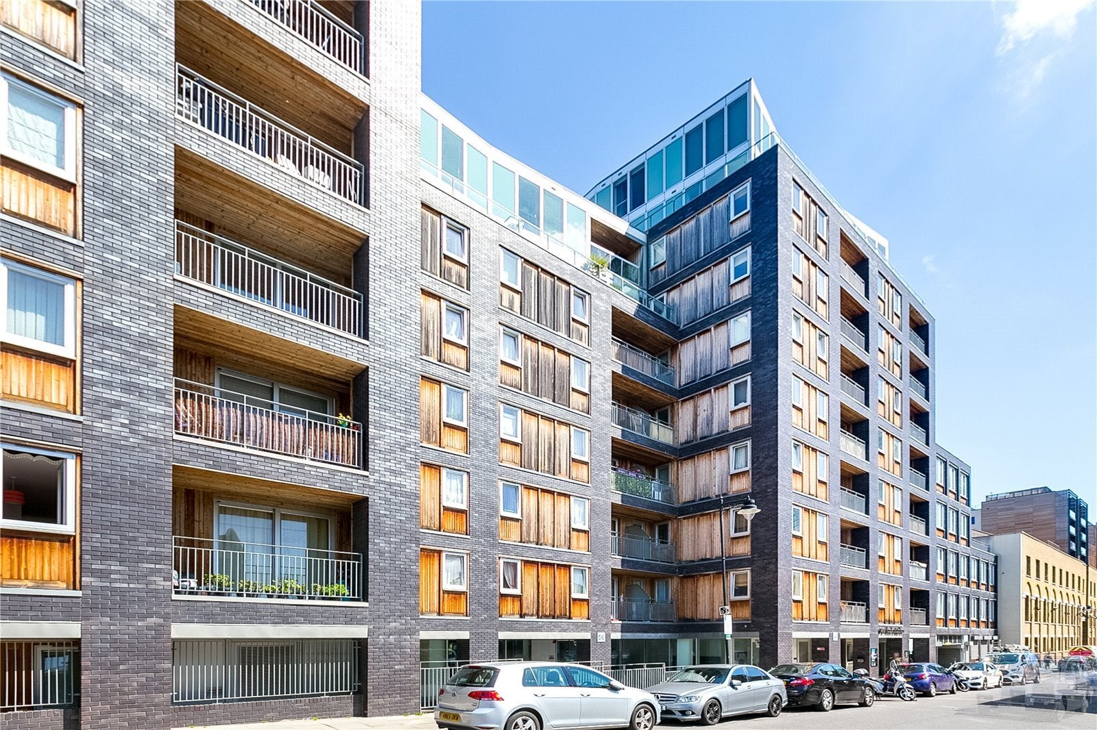 Flat Grand Junction Wharf in Greater London