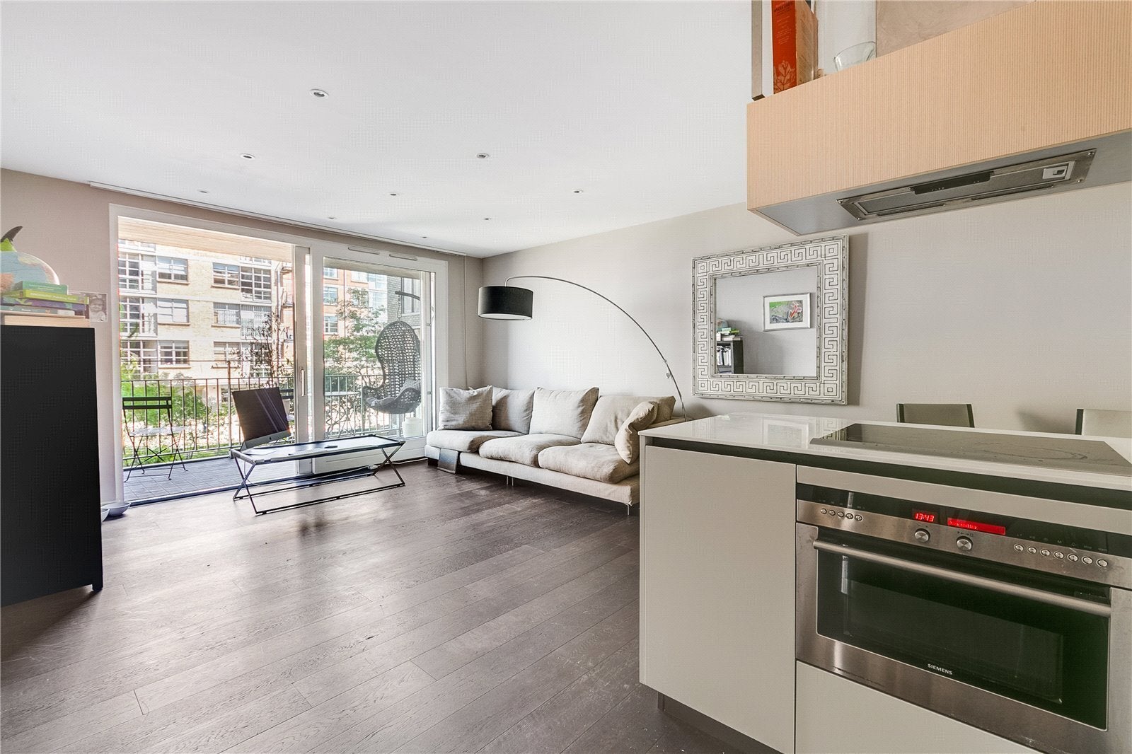Flat Grand Junction Wharf in Greater London
