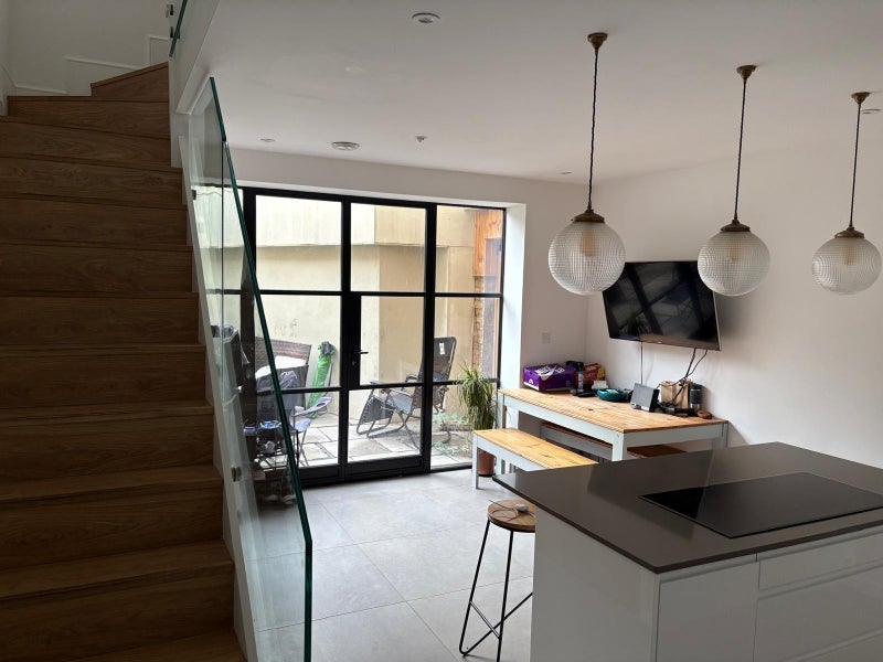 Room Rectory Grove in Greater London