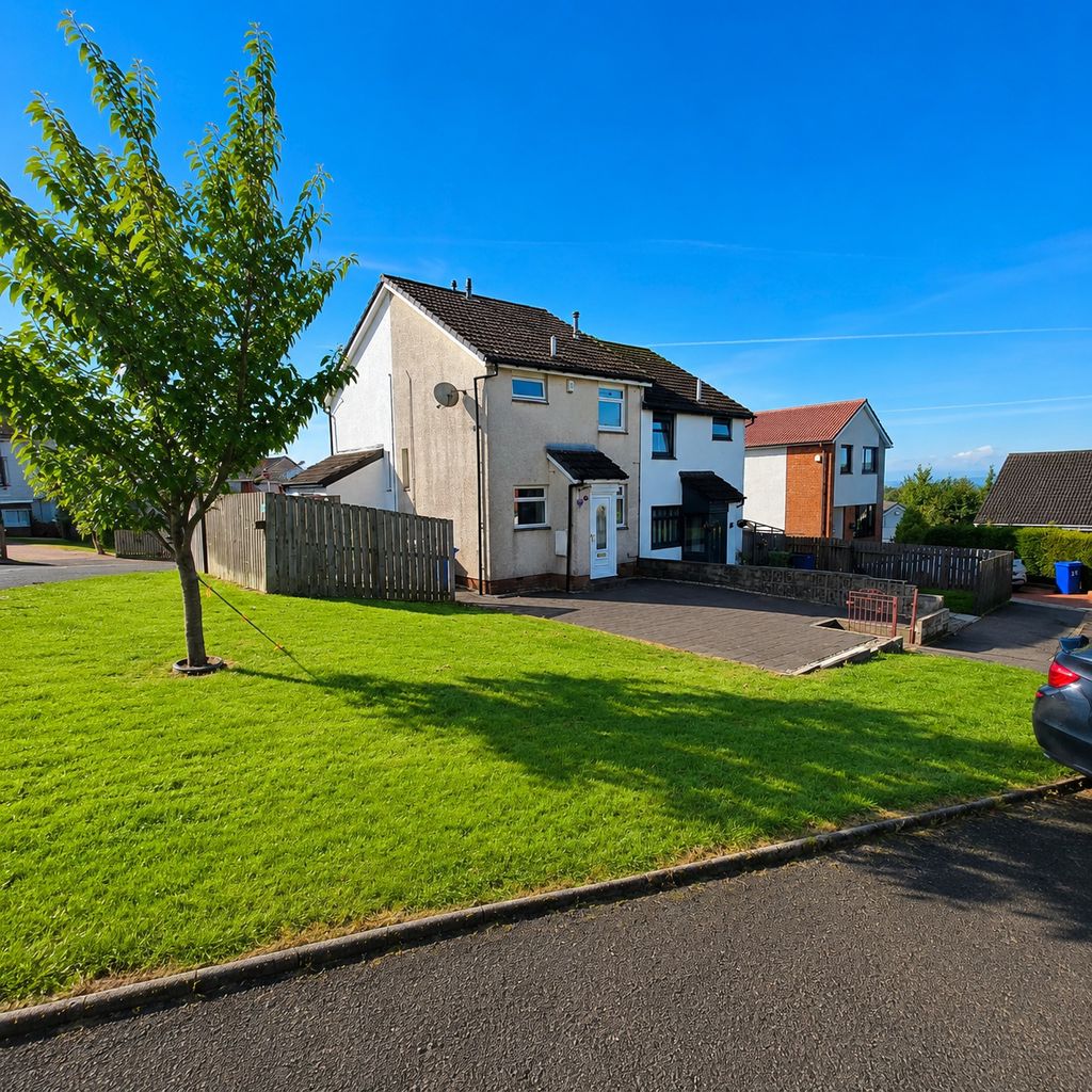 House Murroch Crescent in Bonhill