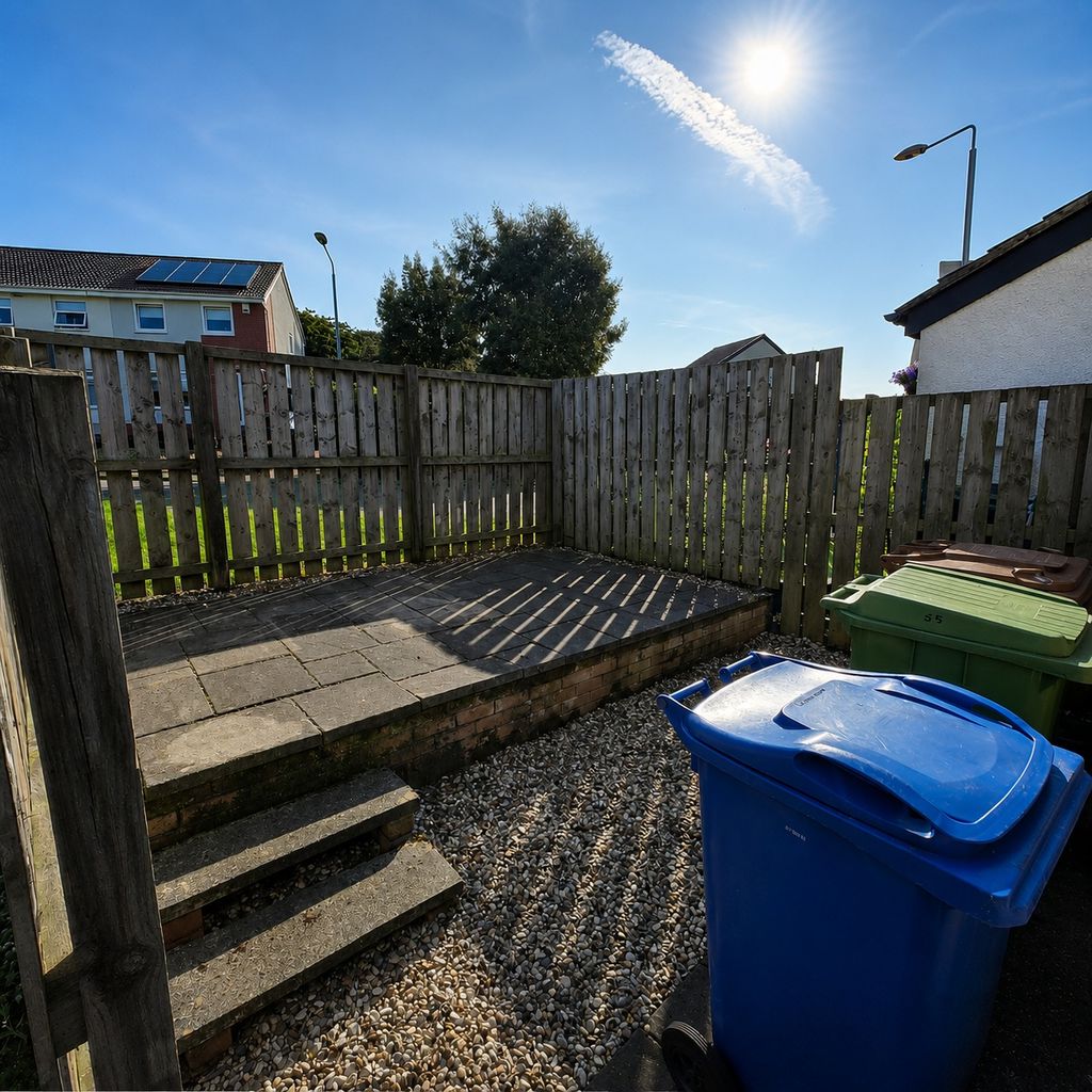 House Murroch Crescent in Bonhill