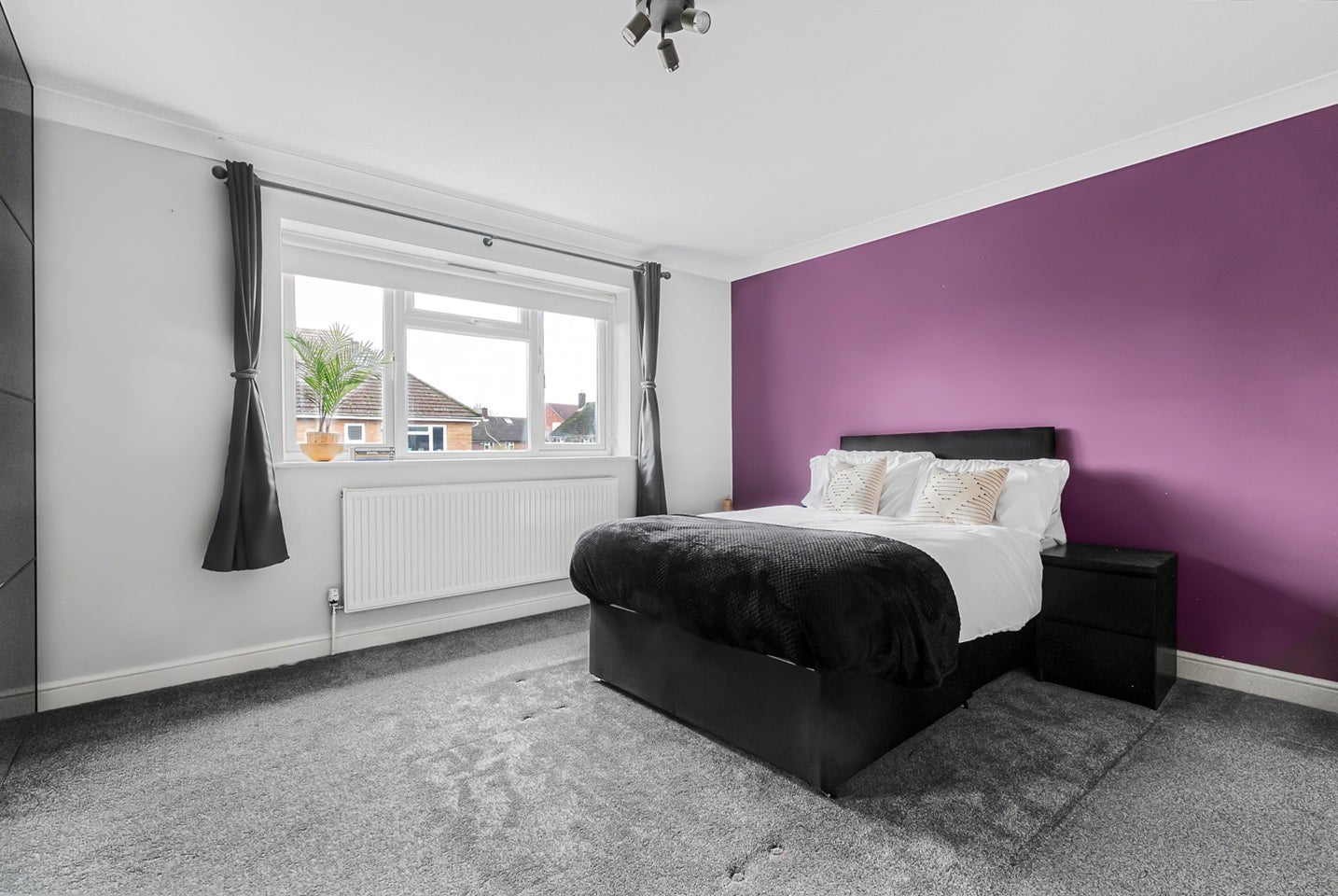 Room Bath Road in Slough