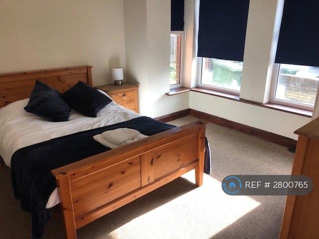Flat Wilton Avenue in Southampton