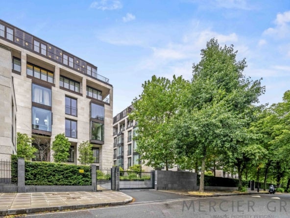 Flat St Edmund's Terrace in Greater London