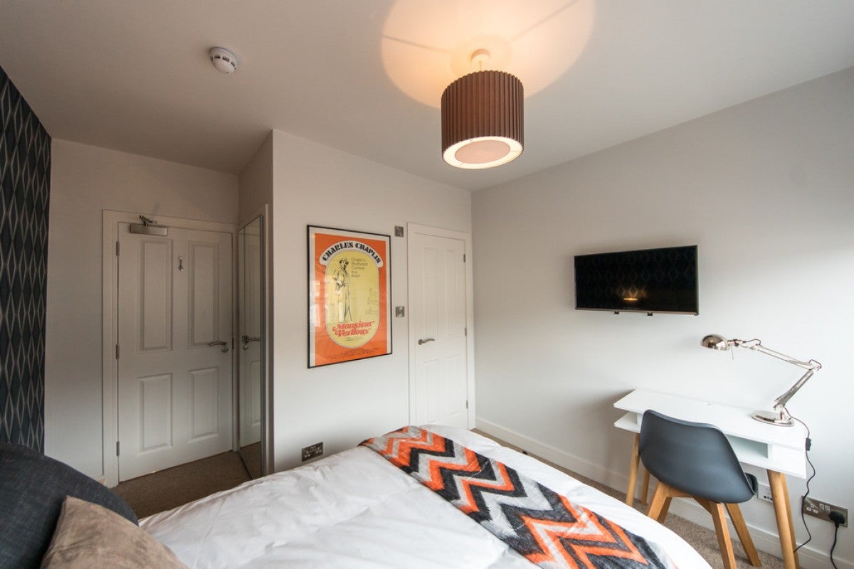 Room St. George's Road in Reading