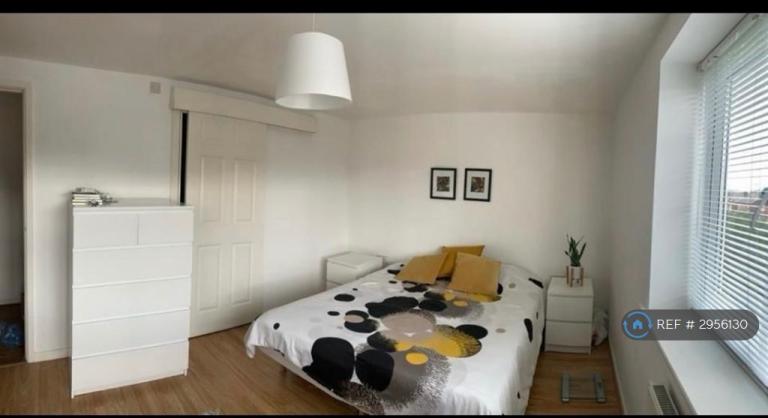 Flat Back Rishton Lane in Farnworth