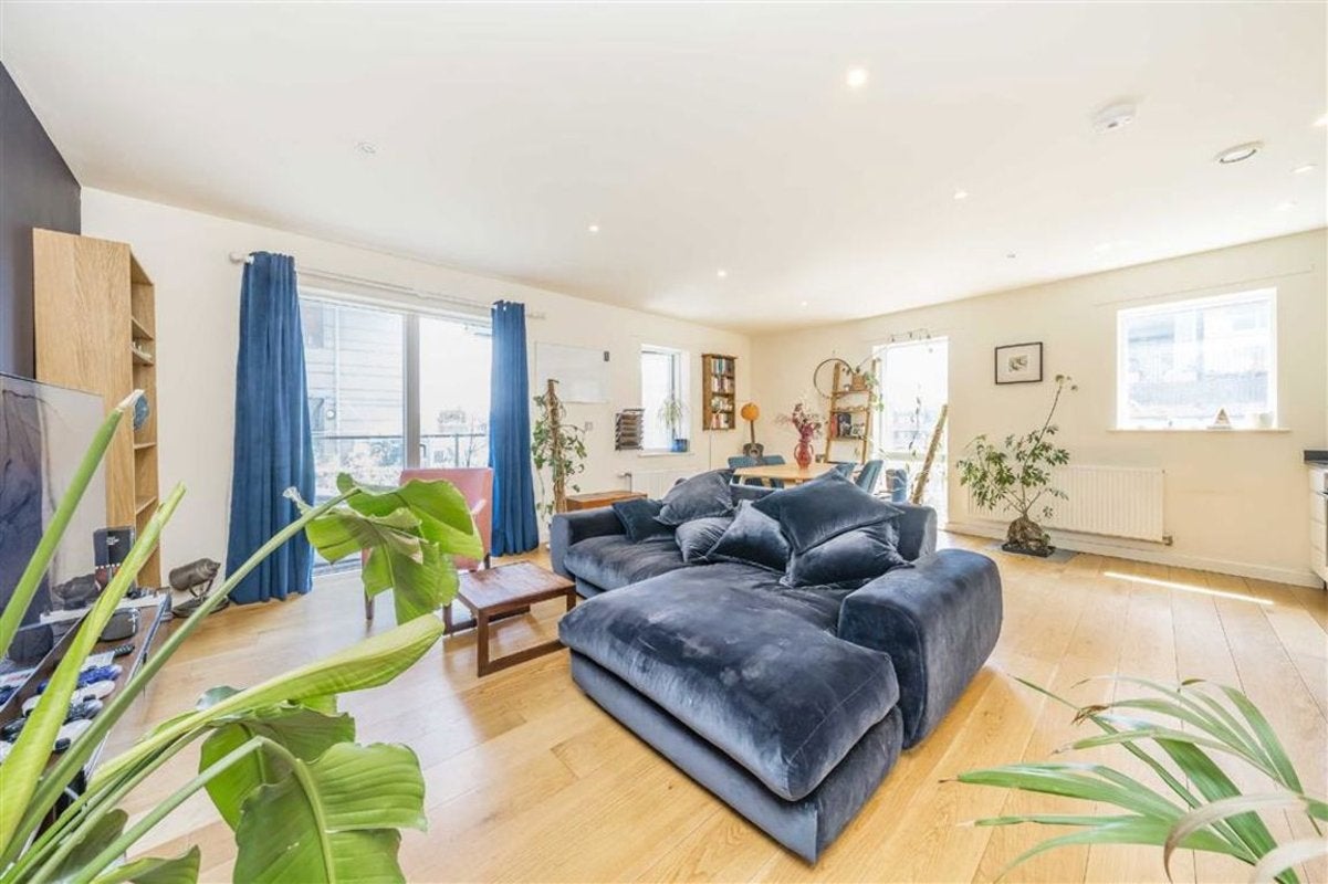 Flat Branch Place in Greater London
