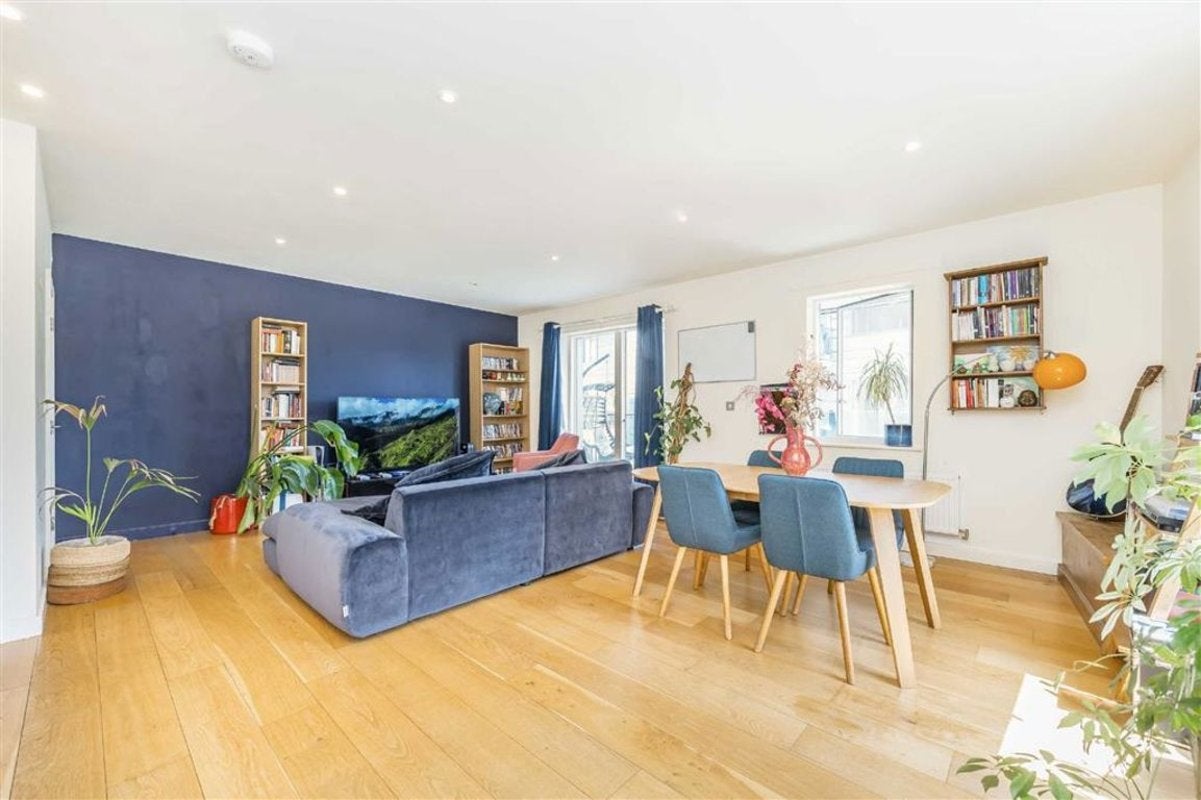 Flat Branch Place in Greater London
