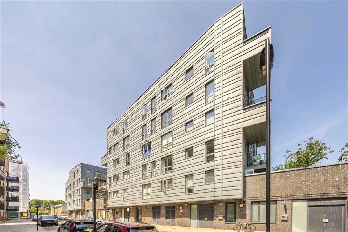 Flat Branch Place in Greater London