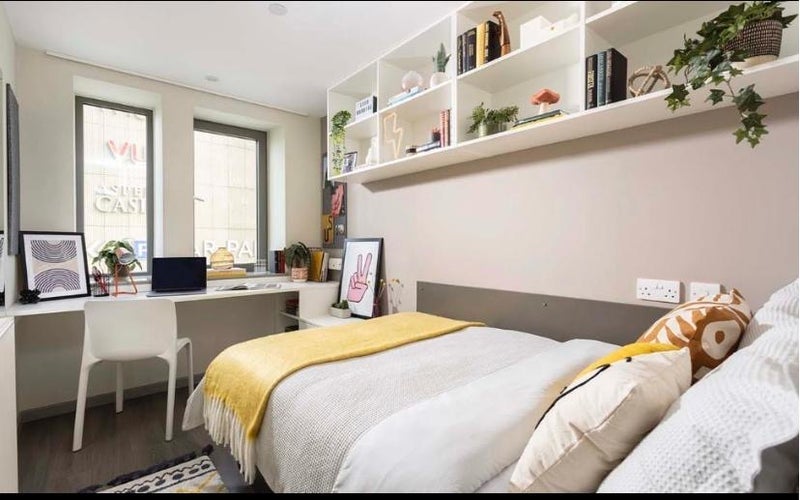 Room International Way in Greater London
