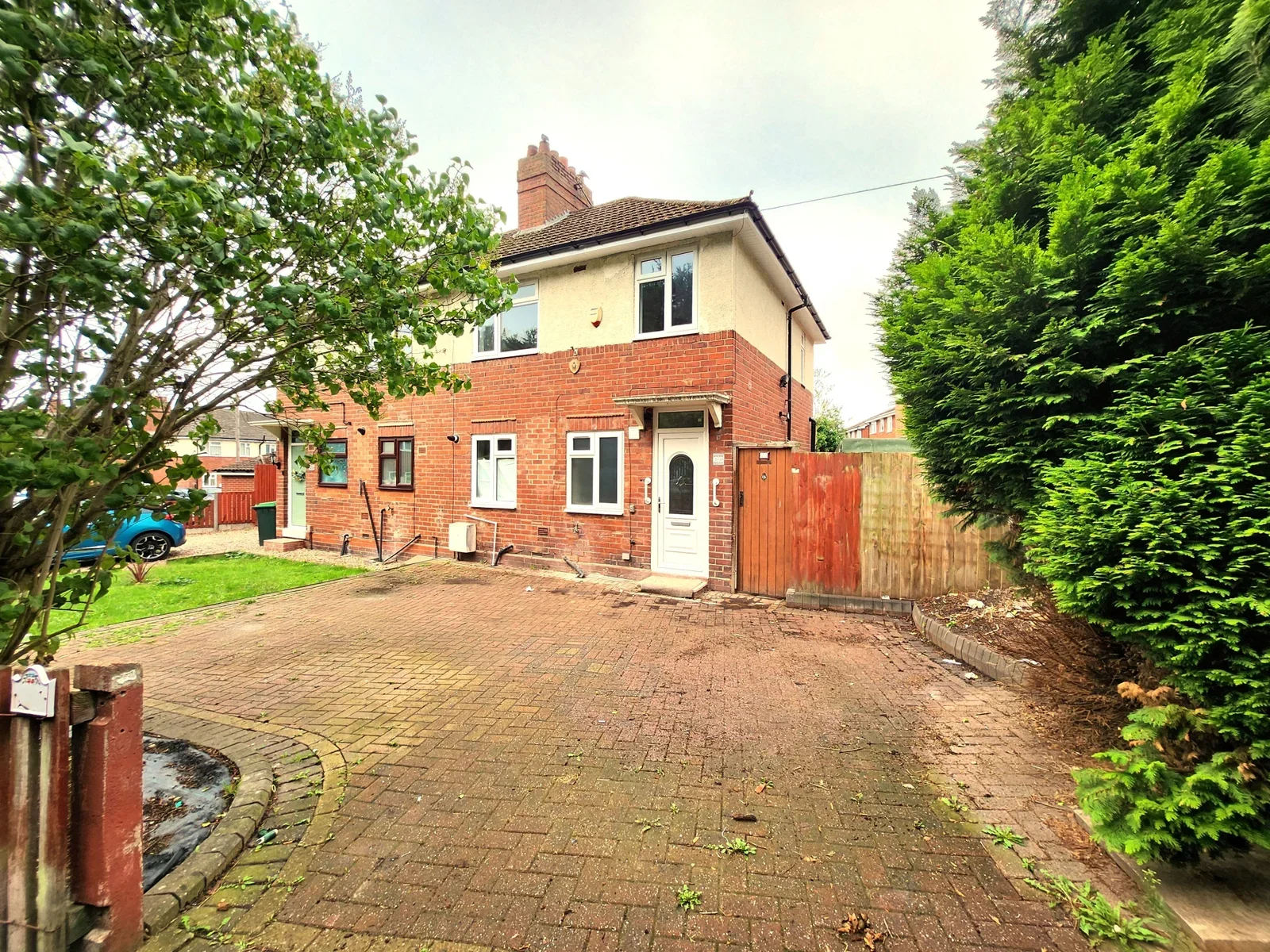 House Victoria Road in Sandwell