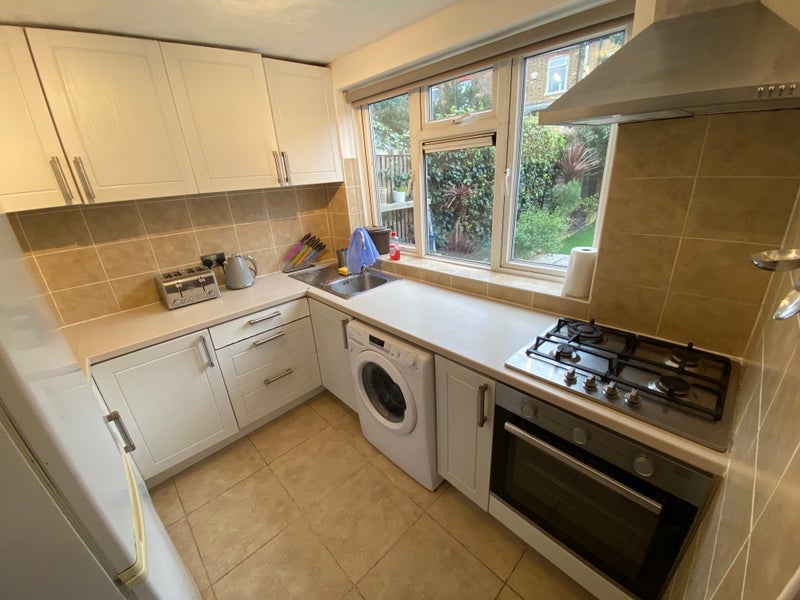 Room Bunyan Road in Greater London