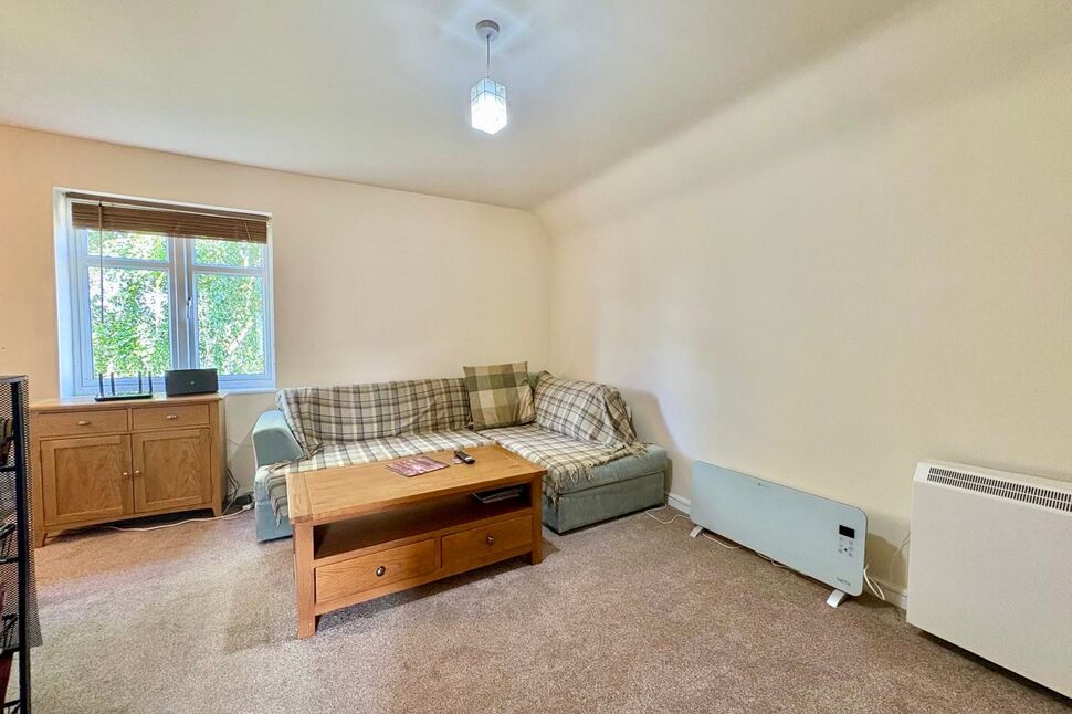 Flat Byron Walk in Nantwich