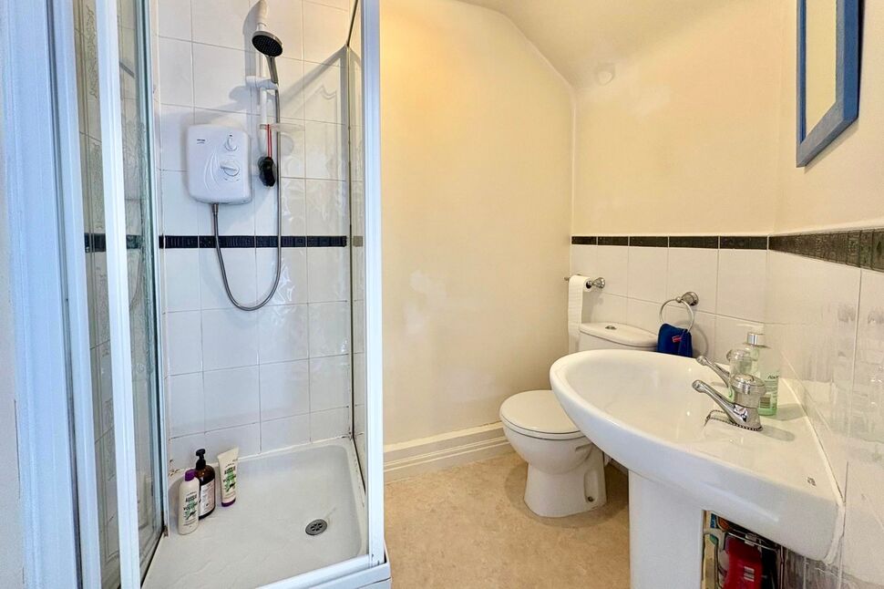 Flat Byron Walk in Nantwich
