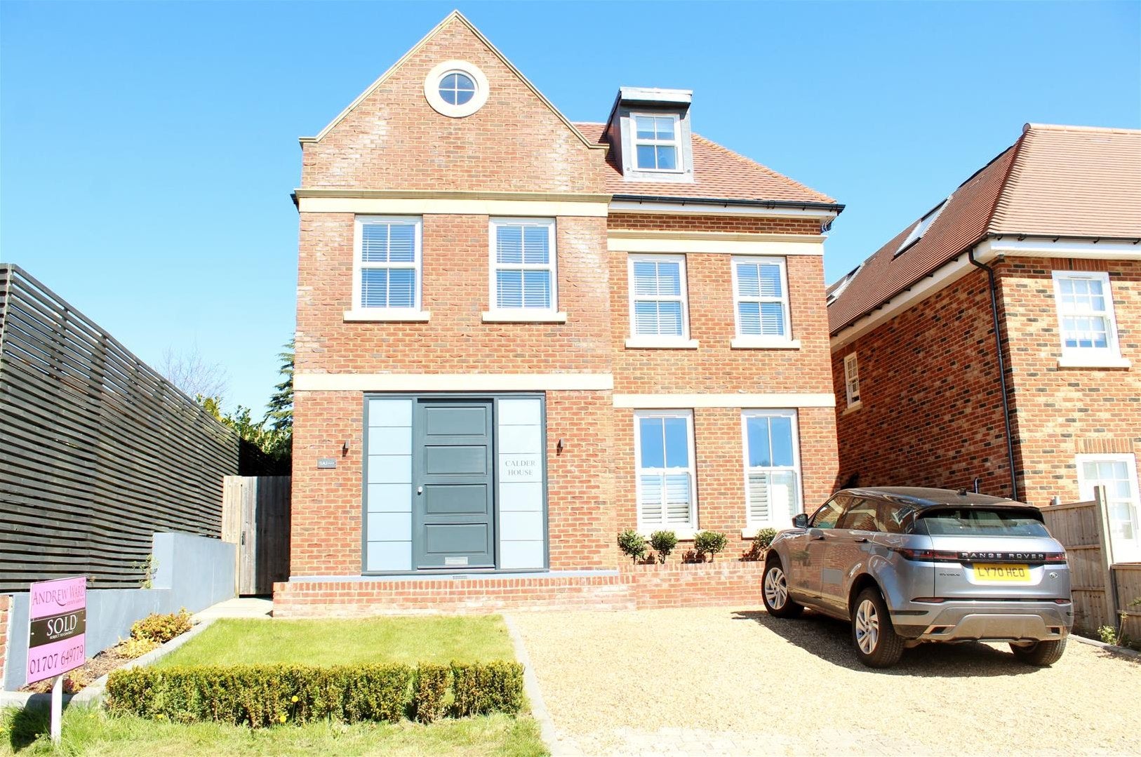 House Calder Avenue in Welwyn Hatfield