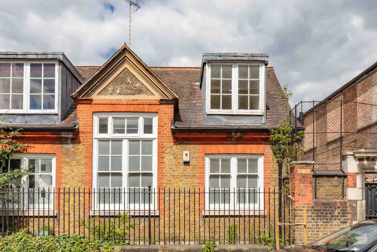 Flat Stannary Street in Greater London