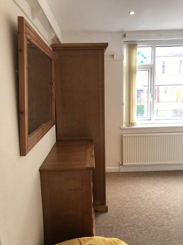 Room Montague Road in Trafford