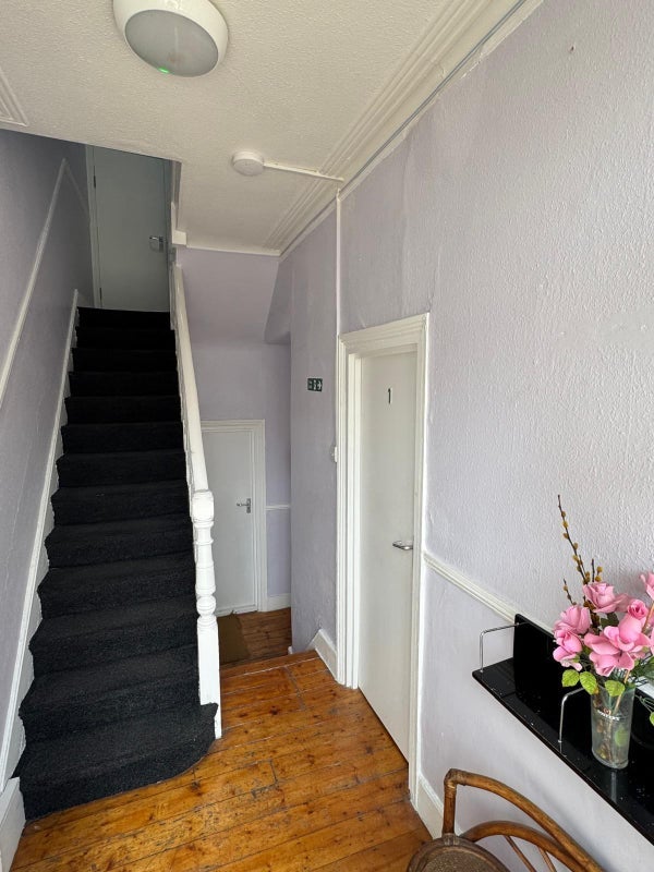 Room Arnold Road in Greater London