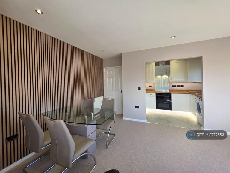 Flat Royal Drive in Preston