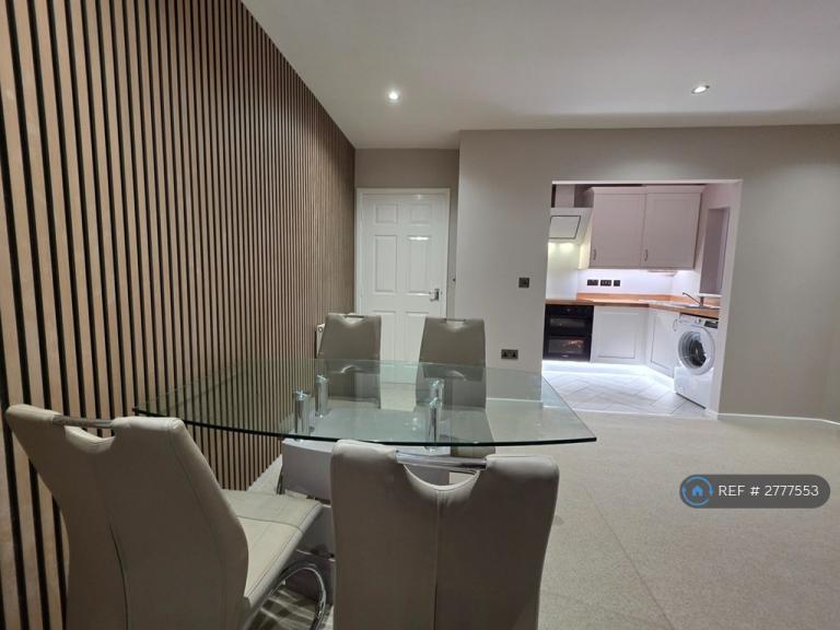 Flat Royal Drive in Preston