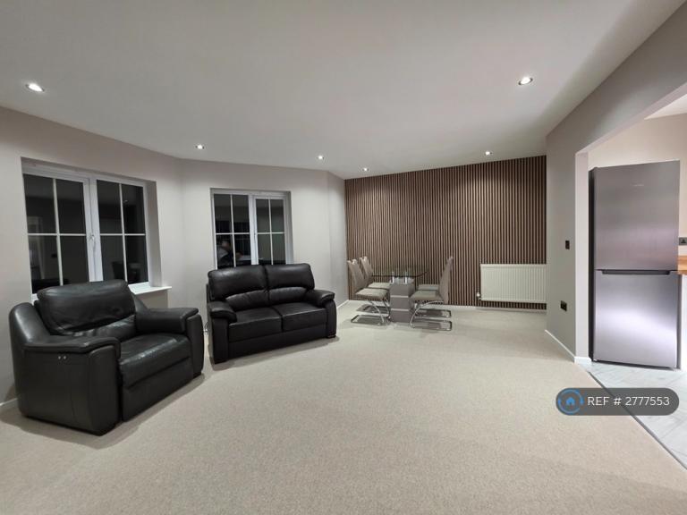 Flat Royal Drive in Preston