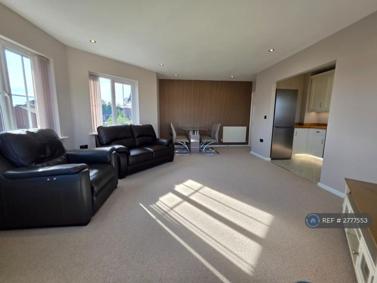 Flat Royal Drive in Preston