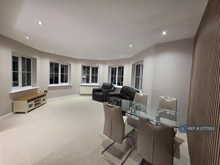 Flat Royal Drive in Preston