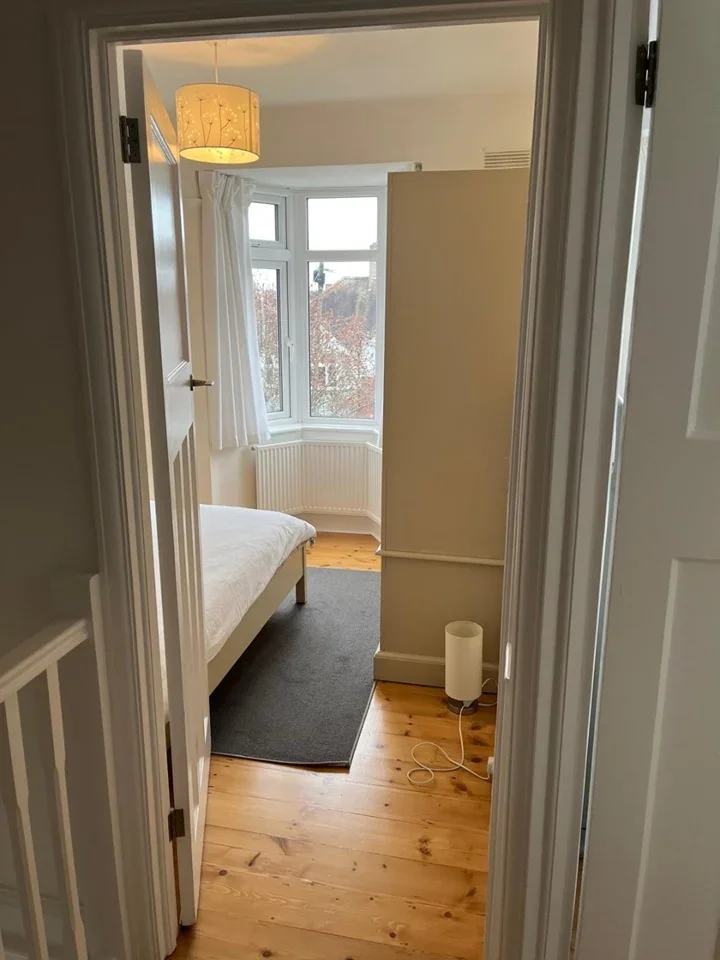 Room Cheriton Drive in Greater London