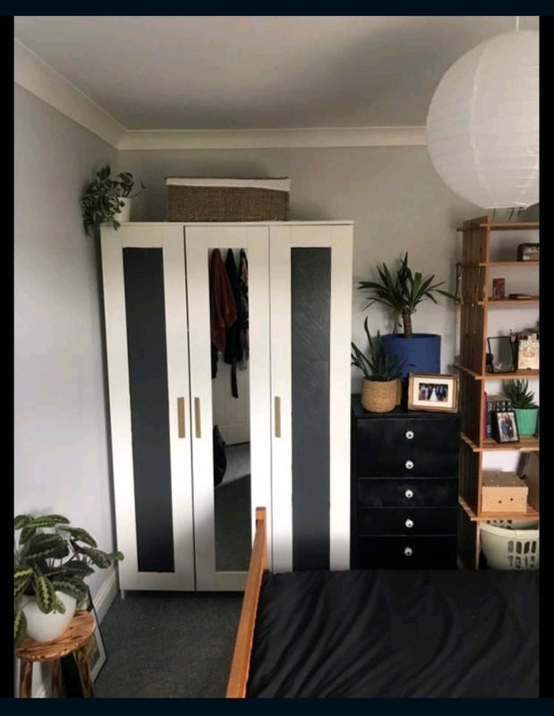 Room Luckwell Road in Bristol
