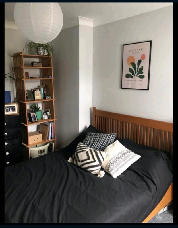 Room Luckwell Road in Bristol