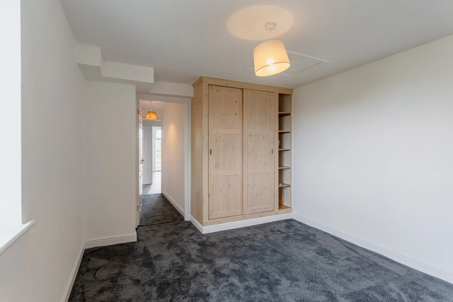 Flat Felixstowe Court in Greater London